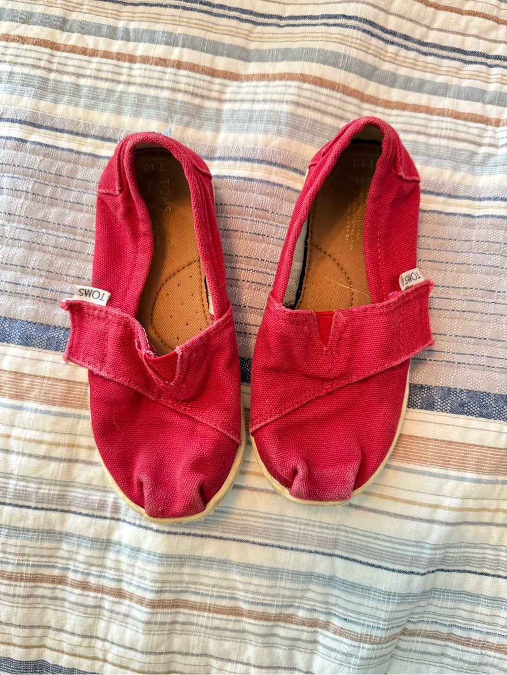 Toms Kids Slip-On Canvas Sneakers in Red